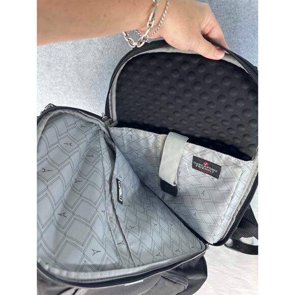 Travelpro Crew 9 Business Laptop Tablet Backpack 4 Compartment w/ Pockets 17.5” - Picture 8 of 16